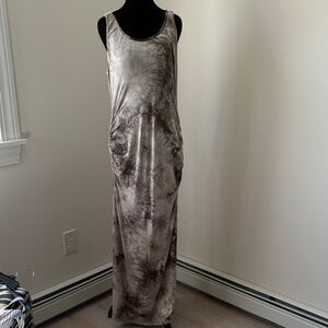 VENUS Taupe Tie-Dye Sleeveless Maxi Dress